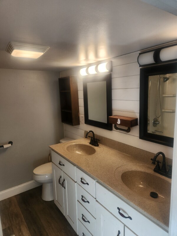 Building Photo - 948 W Main St