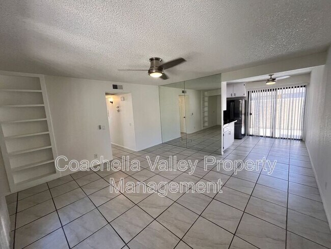 Building Photo - 433 Bradshaw E Ln