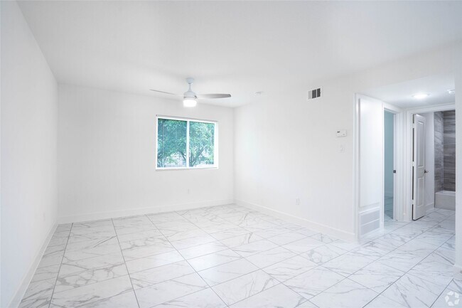 Building Photo - 4410 Bellfort Ave