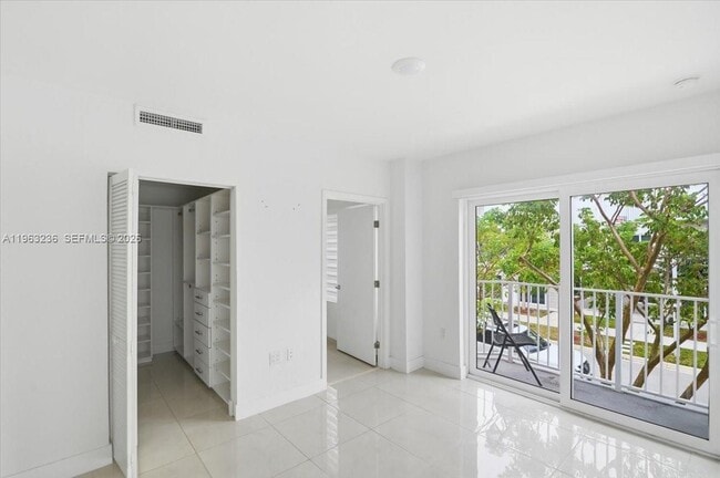 Building Photo - 25874 SW 144th Ct