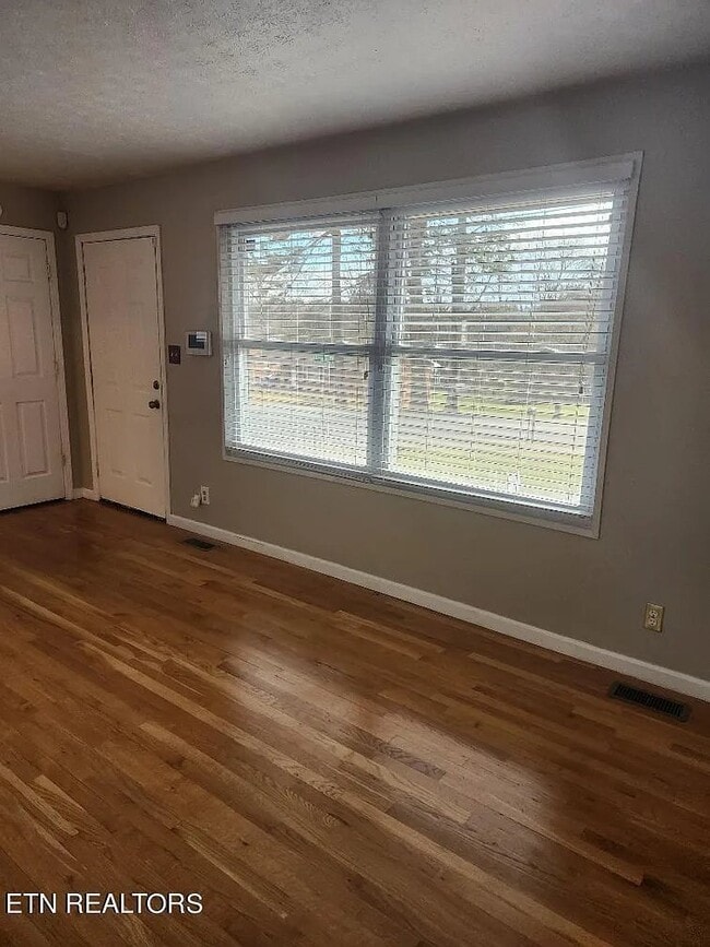 Building Photo - 507 Tipton Ave