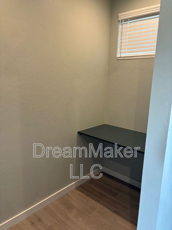 Building Photo - 5225 Red Maple Ave