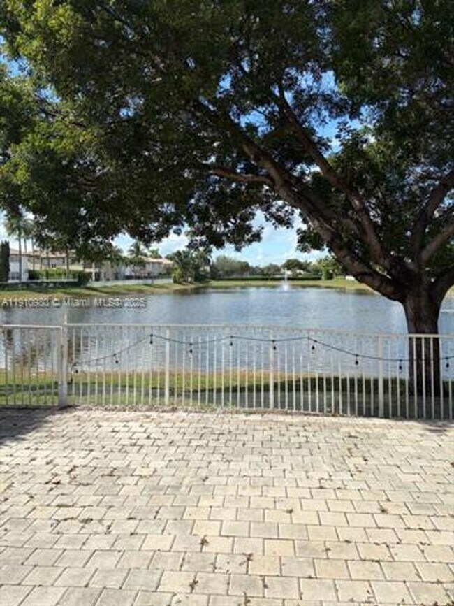 Building Photo - 8666 NW 114th Ave