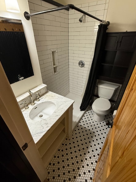 Building Photo - 4618 St Elmo Ave