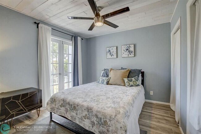 Building Photo - 2708 NE 14th Street Causeway