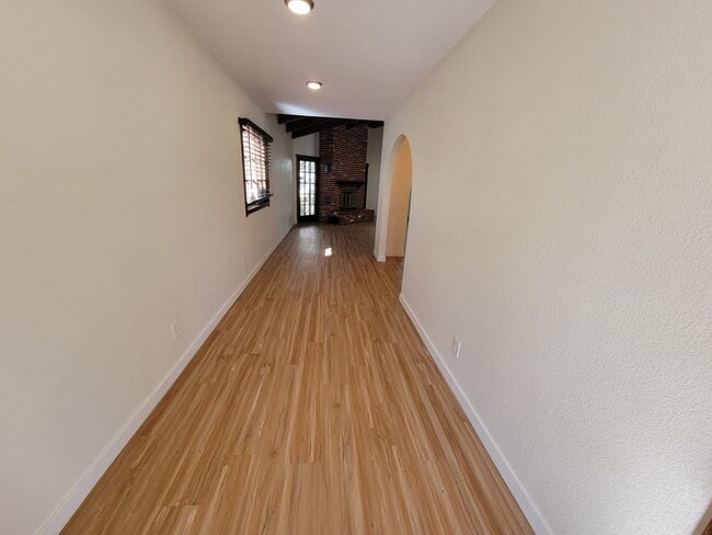 Building Photo - Torrance - 3 bd / 2 ba Home! GREAT LOCATION!!