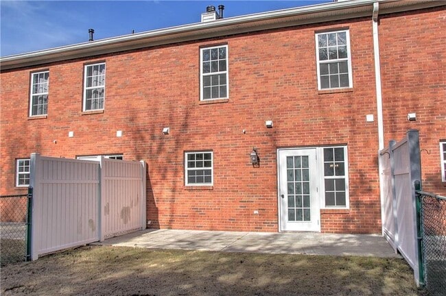 Building Photo - 203 Morris Ln