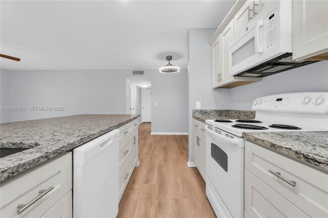 Building Photo - 775 North Dr