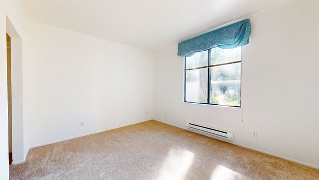Building Photo - Available One Bedroom Condo In The Cove At...