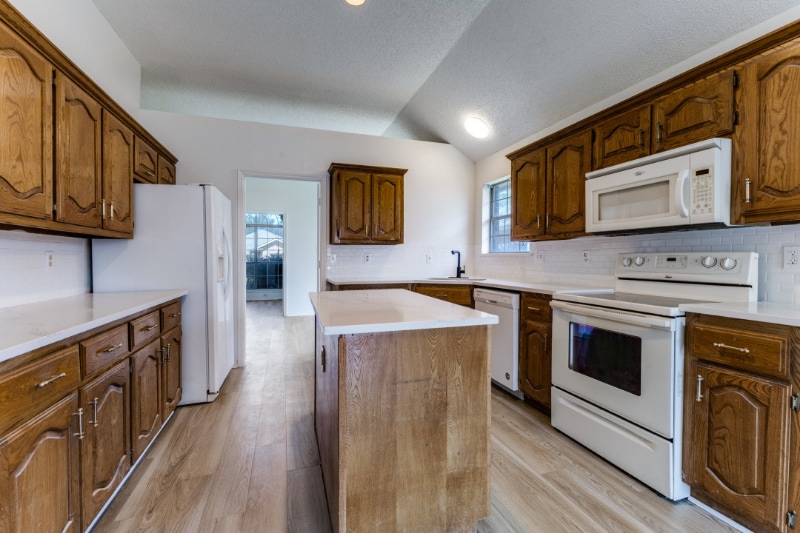 Building Photo - 917 Haverstraw Pl