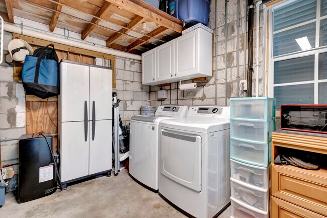 Building Photo - 310 Gulfstream Dr
