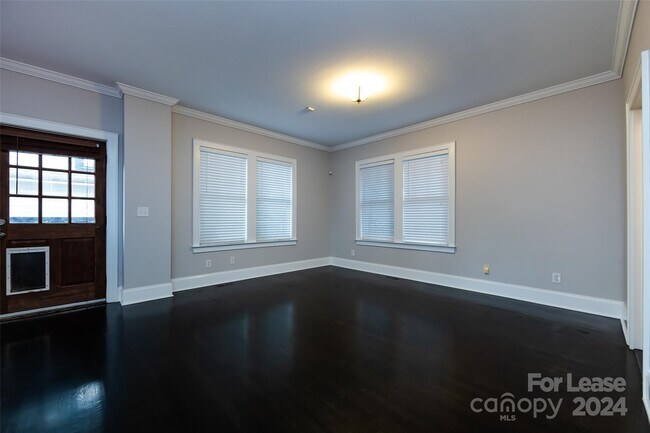 Building Photo - 521 Grandin Rd
