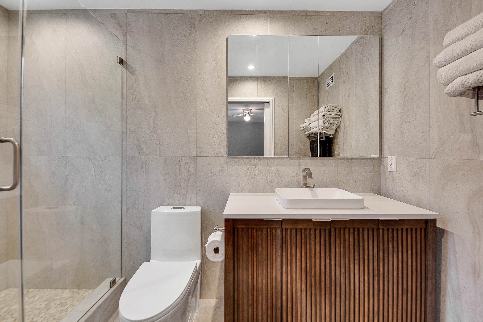 Gorgeous Master bath! - 6908 Royer Ave