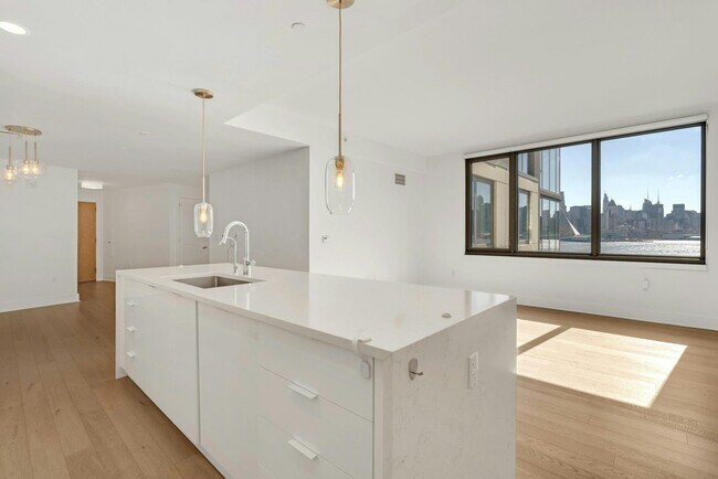 Building Photo - 9 Ave at Port Imperial