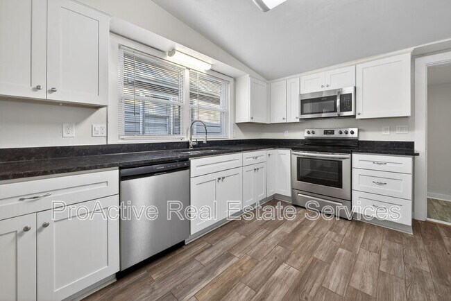 Building Photo - 1316 22nd St