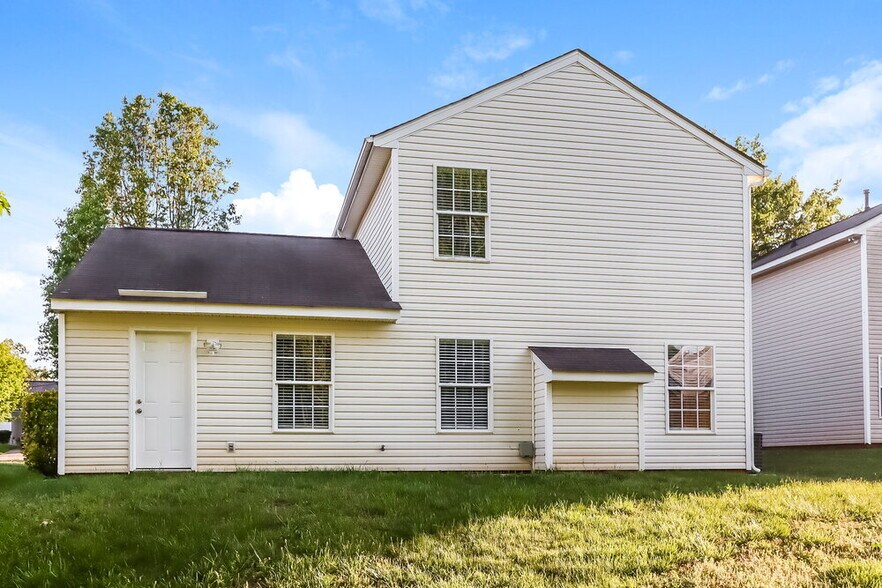 Building Photo - 3720 Old Wagon Rd