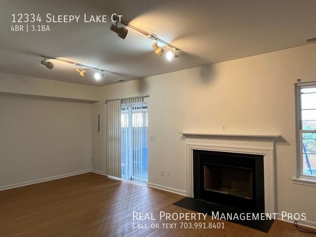 Building Photo - 12334 Sleepy Lake Ct