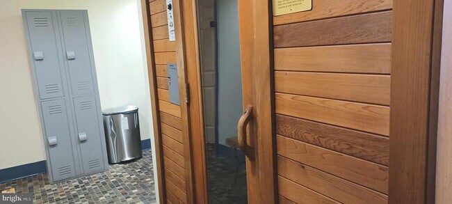 Building Photo - 3701 S George Mason Dr