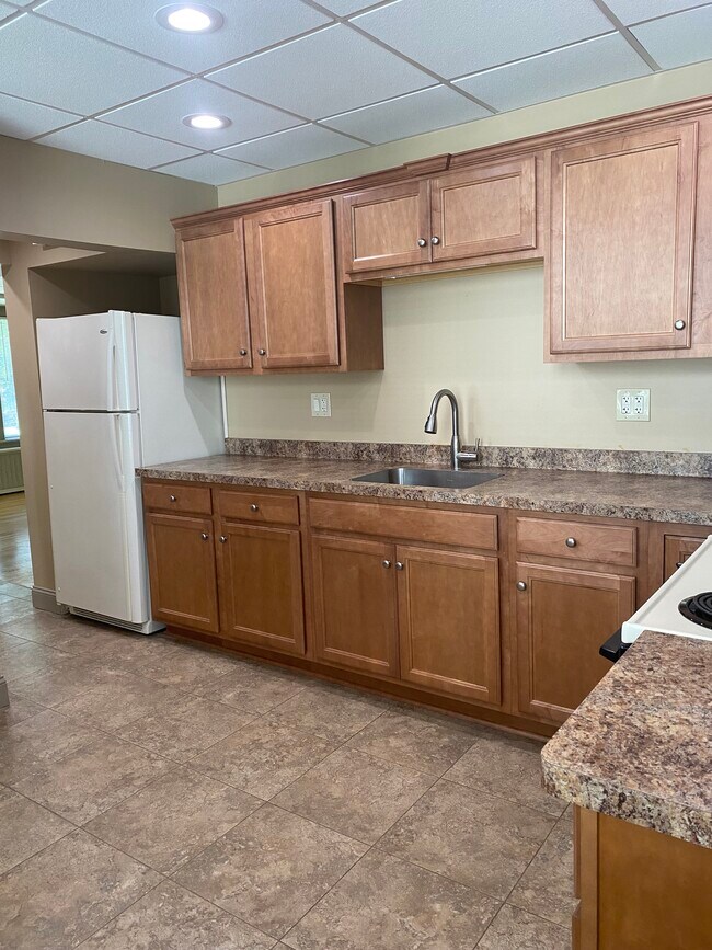 Kitchen - 21-1 Audubon St