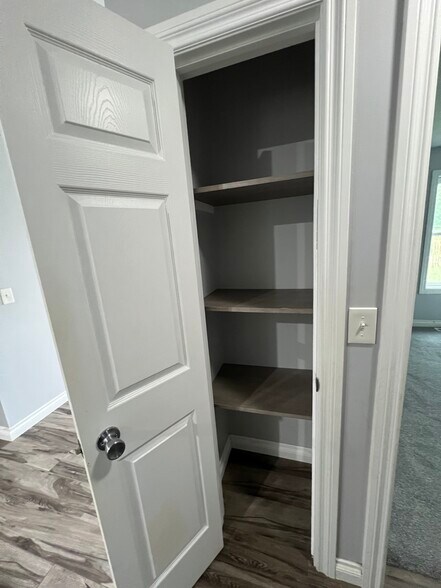 Building Photo - 6126 Jeffrey Pl