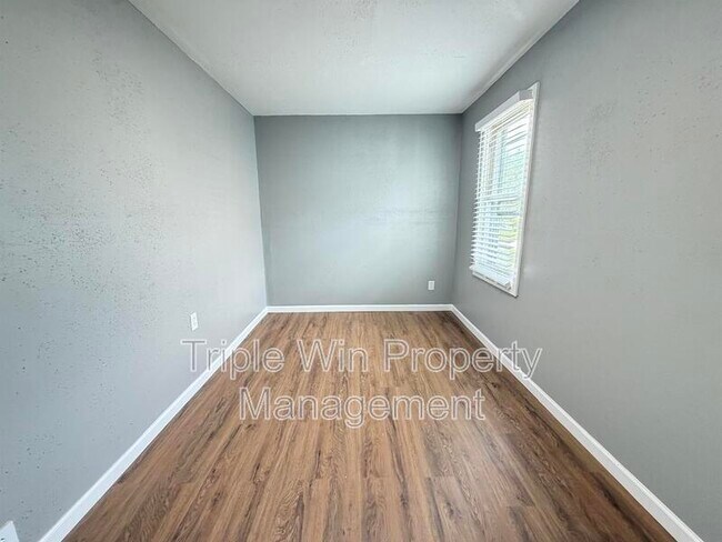 Building Photo - 2308 Huntington Ave