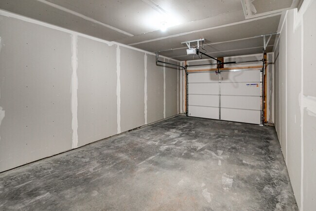 Building Photo - 4873 Lacy Rd