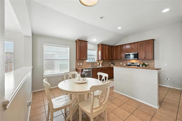 Building Photo - 9012 Heartwood Dr