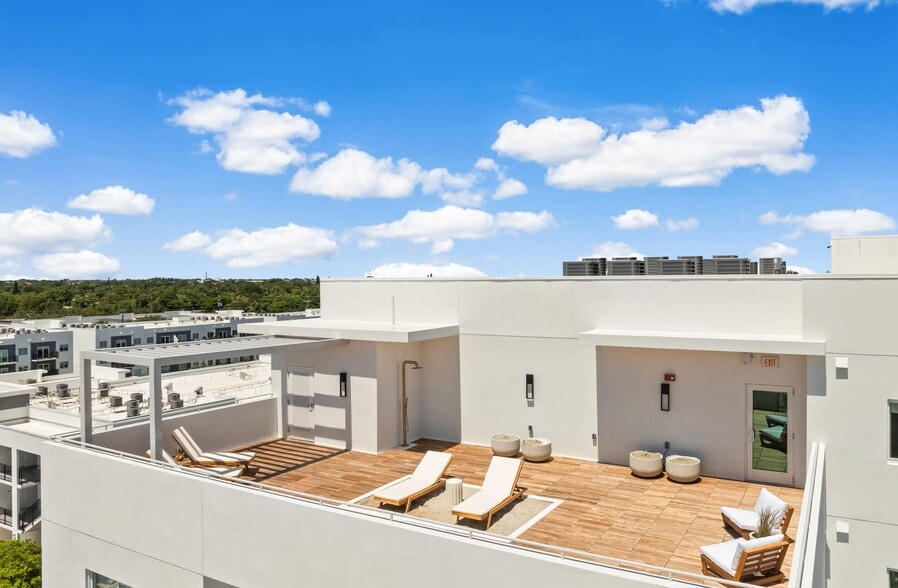 Building Photo - 1710 N J Ter