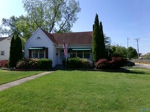 Building Photo - 407 Marsheutz Ave SW