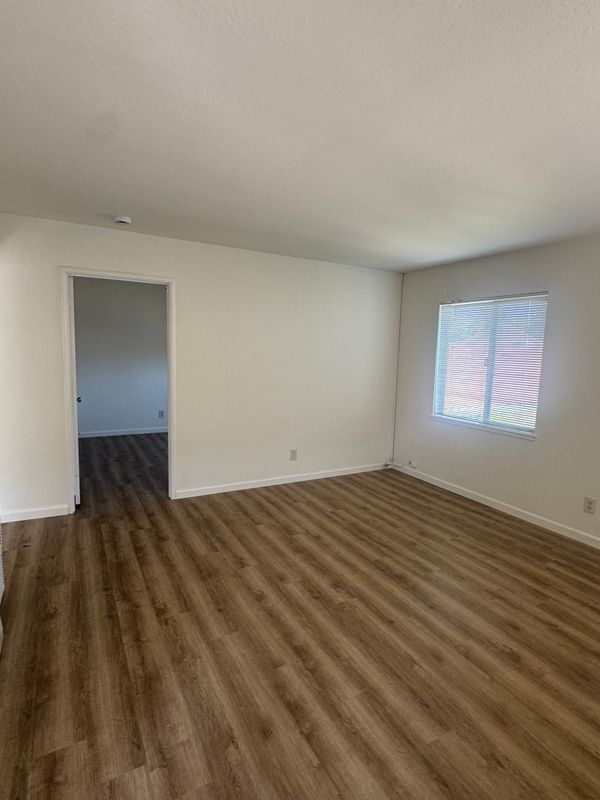 Building Photo - 205 Smalley Ave