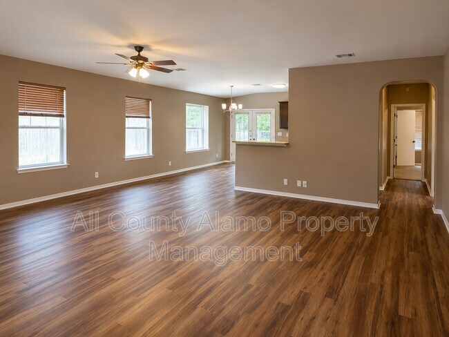 Building Photo - 9006 Pinseeker