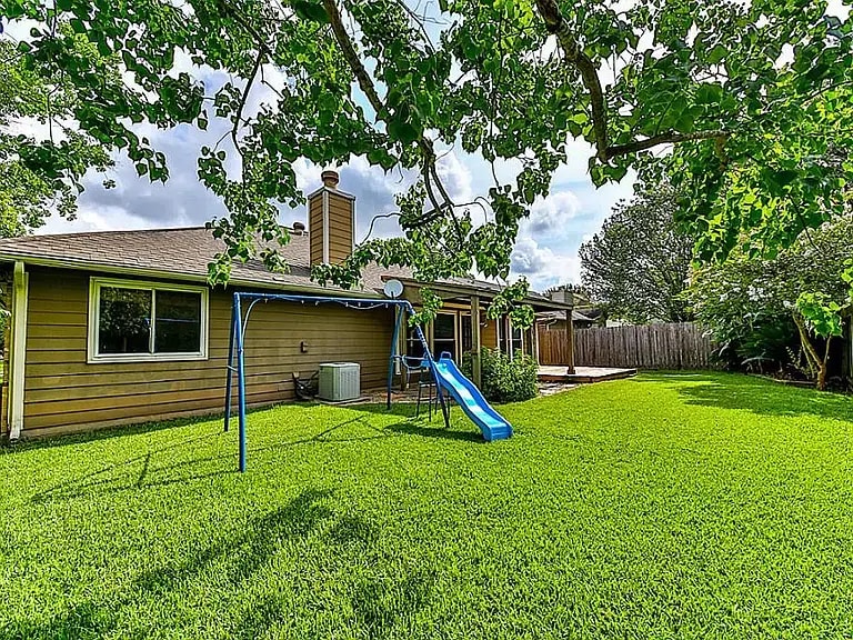 Building Photo - 2211 Dublin Dr