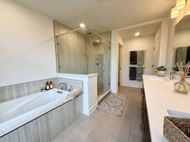 Building Photo - 4589 Riverside Way