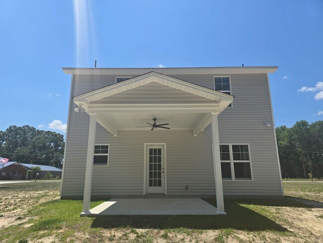 Building Photo - 916 Stevens St