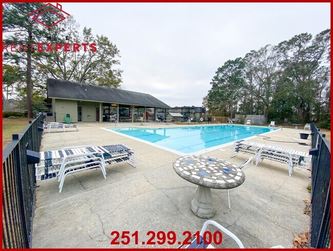 Building Photo - 232 Riverbend Dr