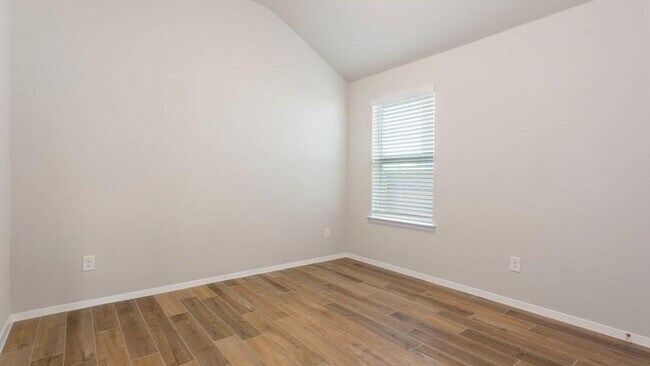 Building Photo - 223 Trailside Ln
