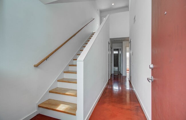 Building Photo - 3210 Yellowstone Park Dr