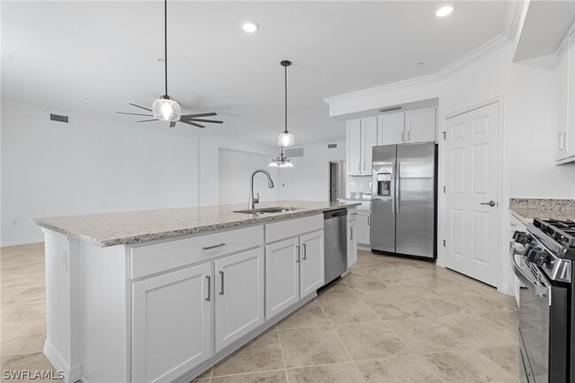 Building Photo - 15975 Grassland Ln
