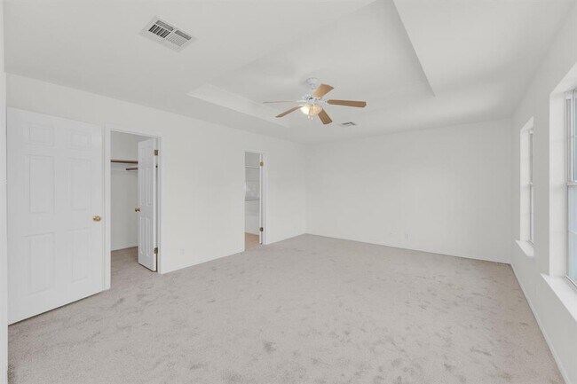 Building Photo - 104 Presidio Dr