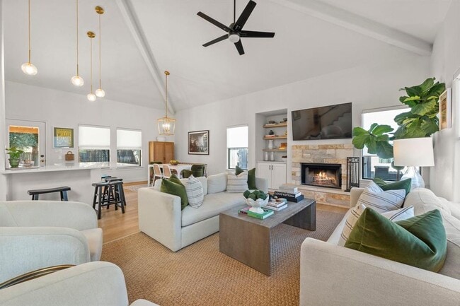 Building Photo - 1030 Daviot Dr