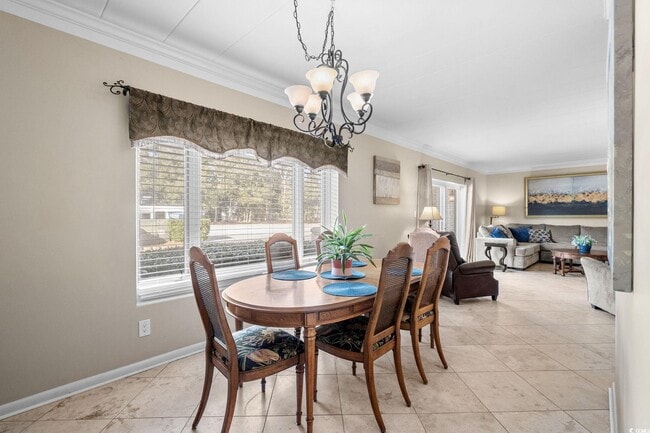 Building Photo - 10100 Lakeshore Dr