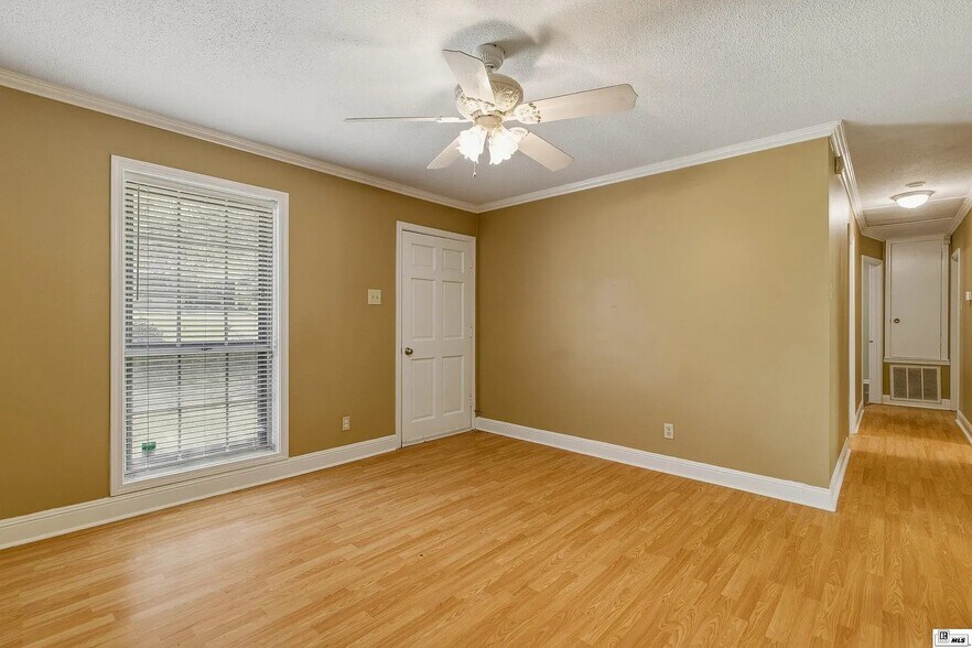 Building Photo - 128 Davis Ln