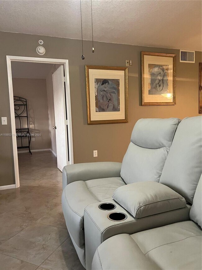 Building Photo - 12550 SW 15th St