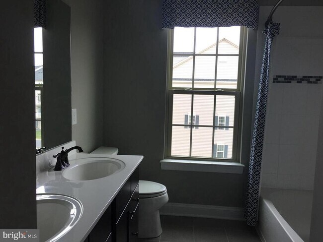 Building Photo - 6489 Jack Linton Dr N