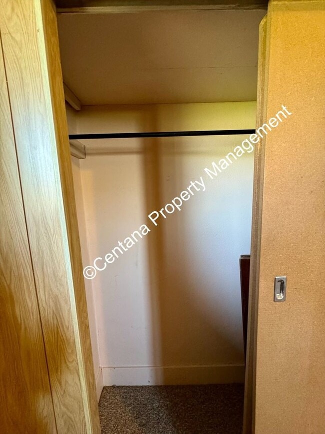 Building Photo - 1 Bed 1 Bath Located in the Flats