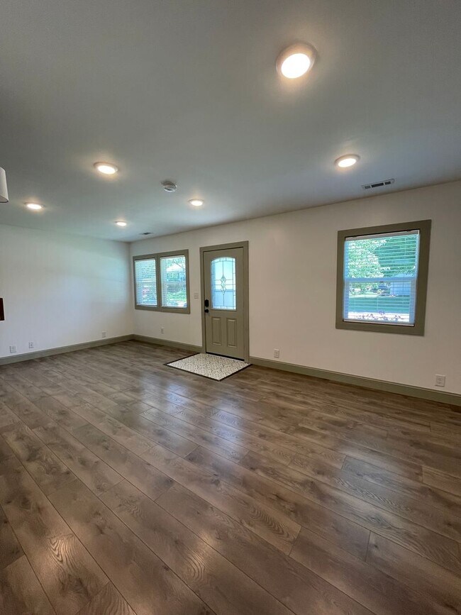 Building Photo - 3032 Choctaw Dr