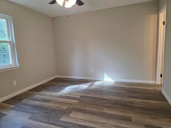 Building Photo - 8 Willowridge Cove