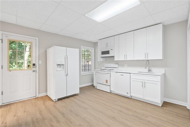 Building Photo - 3418 Rose Arbor Ct