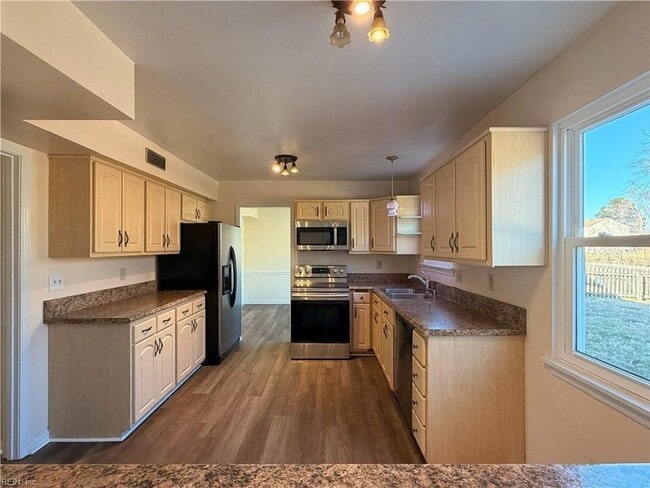 Building Photo - 5492 Pocono Pl