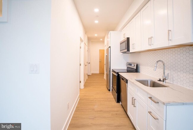 Building Photo - 1324 Frankford Ave